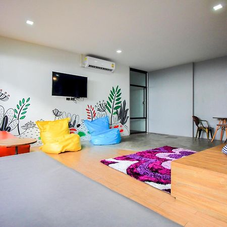 Super Oyo 426 All Day Hostel At Sukhmvit Bangkok Exterior photo