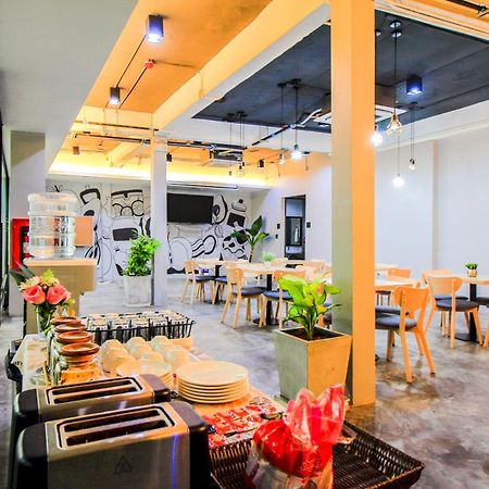 Super Oyo 426 All Day Hostel At Sukhmvit Bangkok Exterior photo