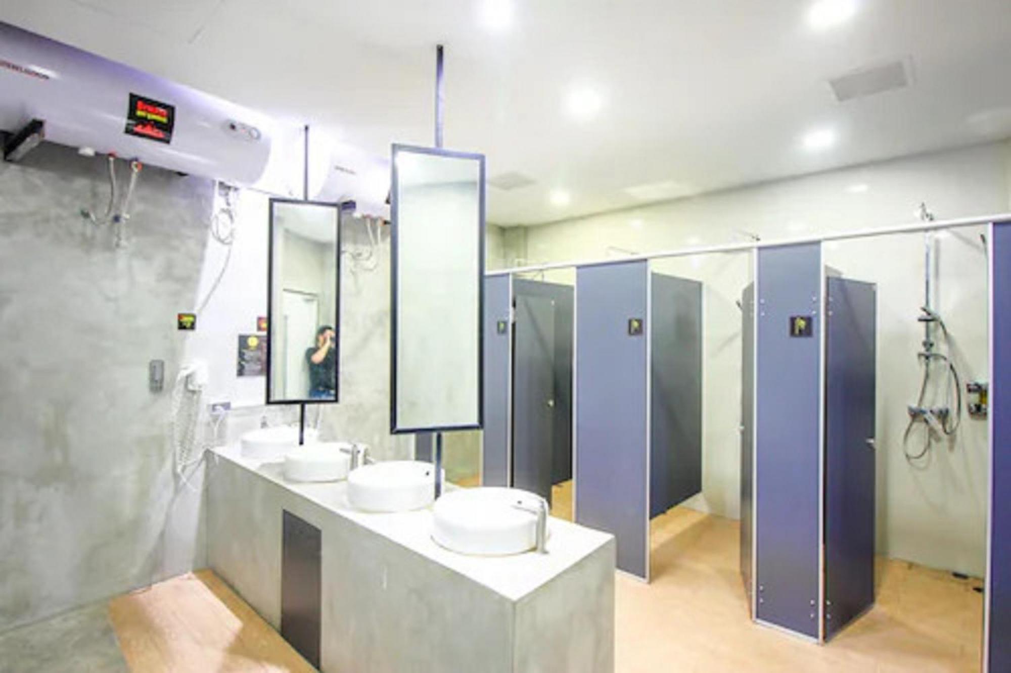 Super Oyo 426 All Day Hostel At Sukhmvit Bangkok Exterior photo