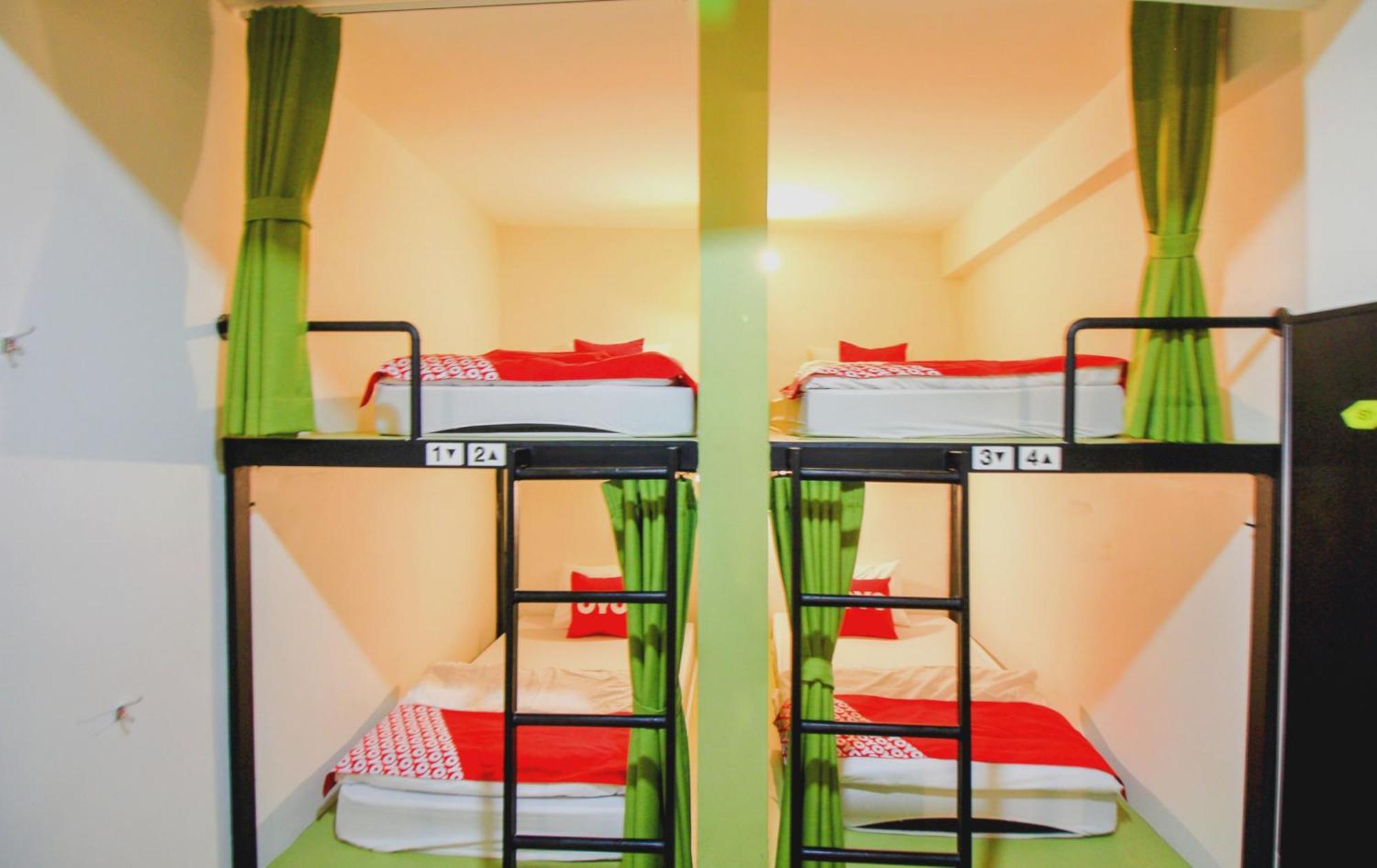 Super Oyo 426 All Day Hostel At Sukhmvit Bangkok Exterior photo