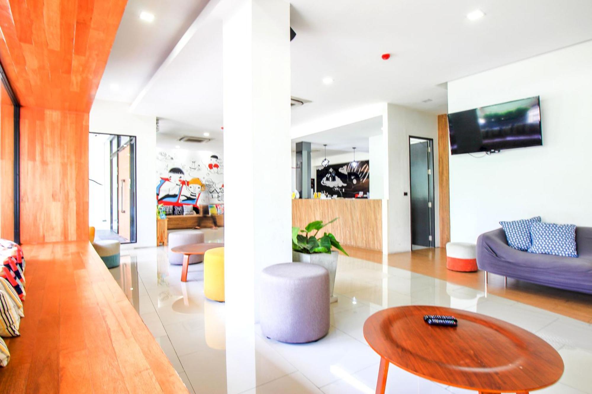 Super Oyo 426 All Day Hostel At Sukhmvit Bangkok Exterior photo