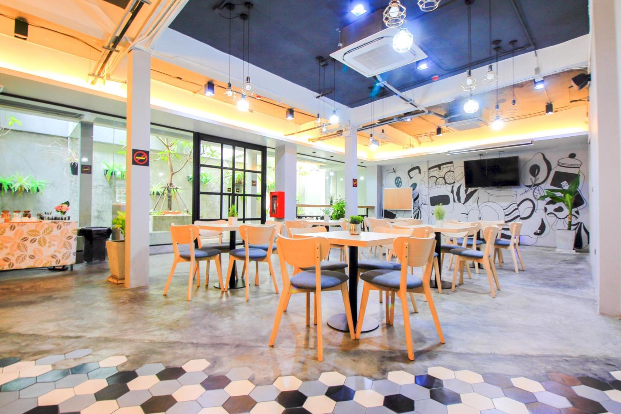 Super Oyo 426 All Day Hostel At Sukhmvit Bangkok Exterior photo