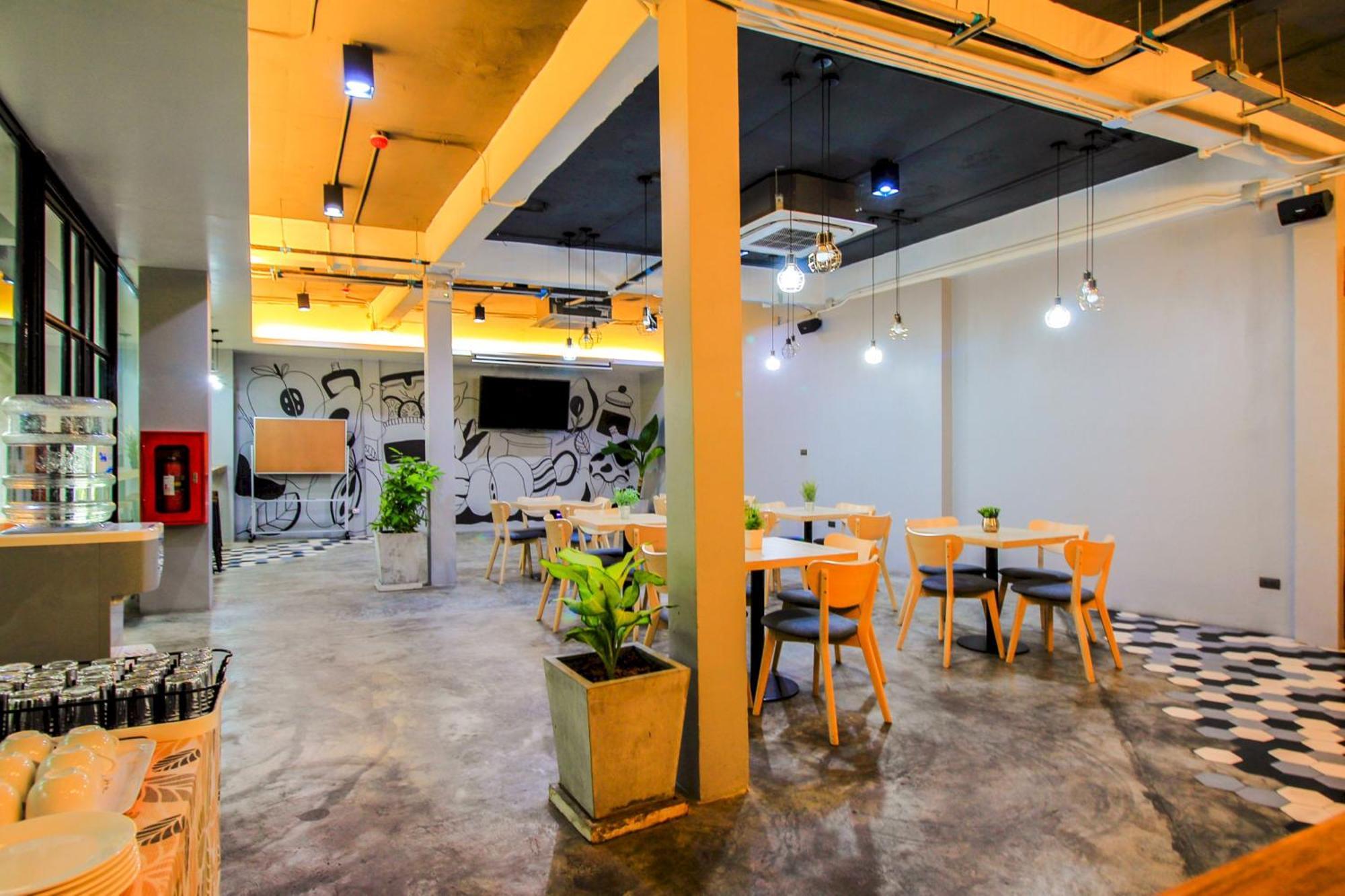 Super Oyo 426 All Day Hostel At Sukhmvit Bangkok Exterior photo