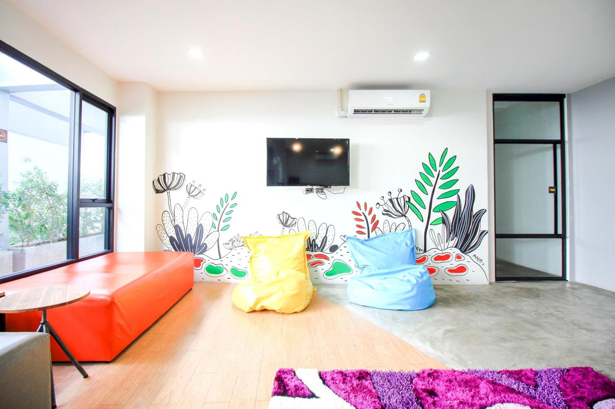 Super Oyo 426 All Day Hostel At Sukhmvit Bangkok Exterior photo