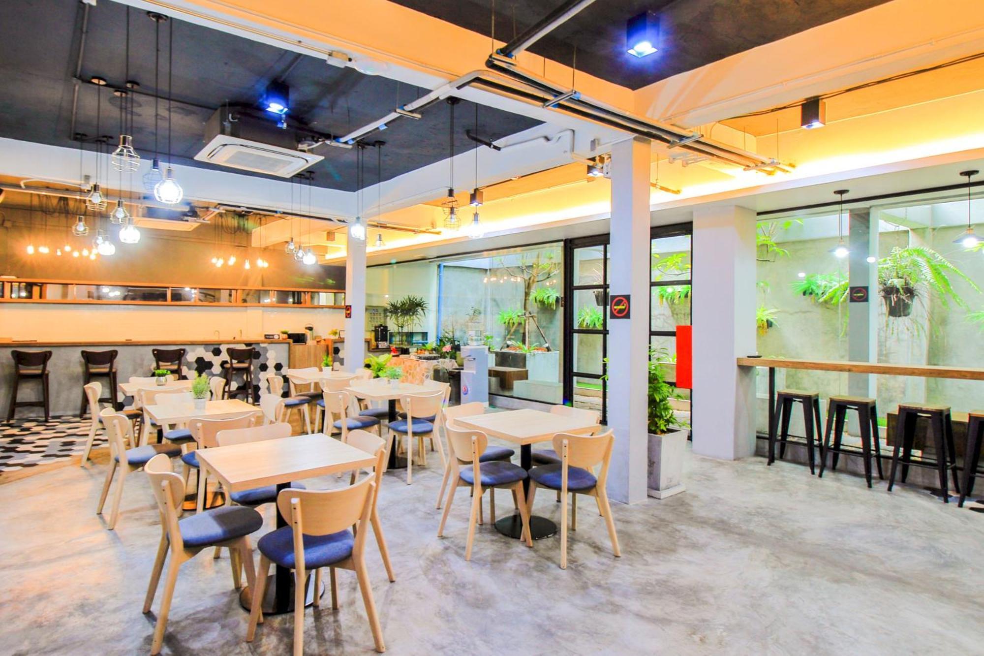 Super Oyo 426 All Day Hostel At Sukhmvit Bangkok Exterior photo