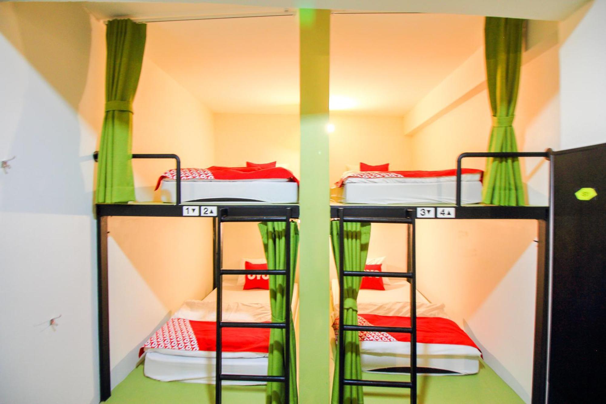 Super Oyo 426 All Day Hostel At Sukhmvit Bangkok Exterior photo